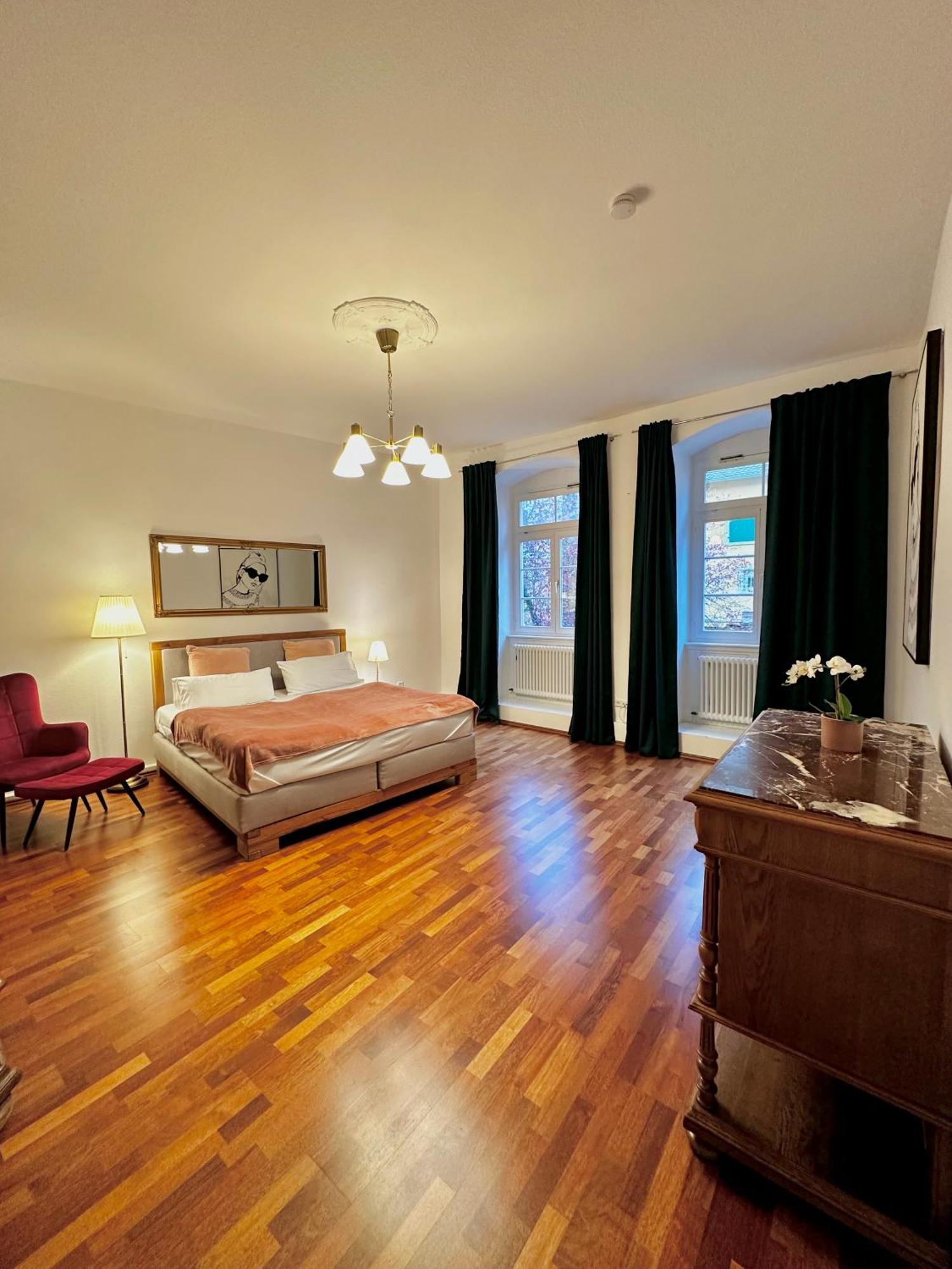 Hirsch Appartements بادن بادن المظهر الخارجي الصورة